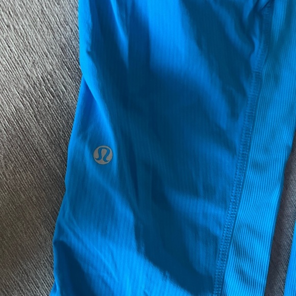 NWT Lululemon Athletica Turquoise Capris Slim-Fit Tailored Size 4 women’s - Picture 11 of 16